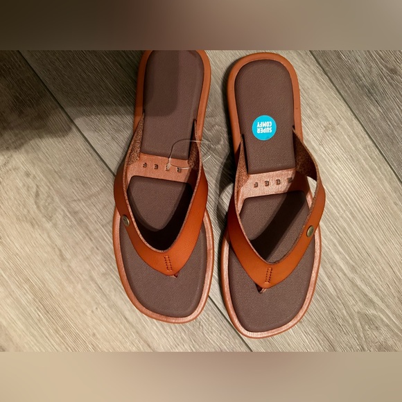 Reef Brown and Tan Leather Flip Flop Sandals - Picture 4 of 6